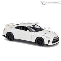 Picture of ArrowModelBuild Nissan GTR R35 Custom Color  (Pearl White with Black Wheels Refined) 1/24 Model Kit