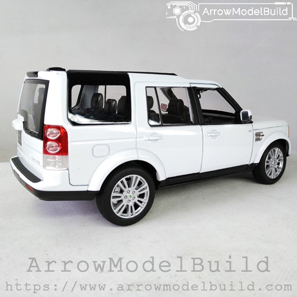 Picture of ArrowModelBuild Land Rover Custom Color (4-Bright White) Built & Painted 1/24 Model Kit